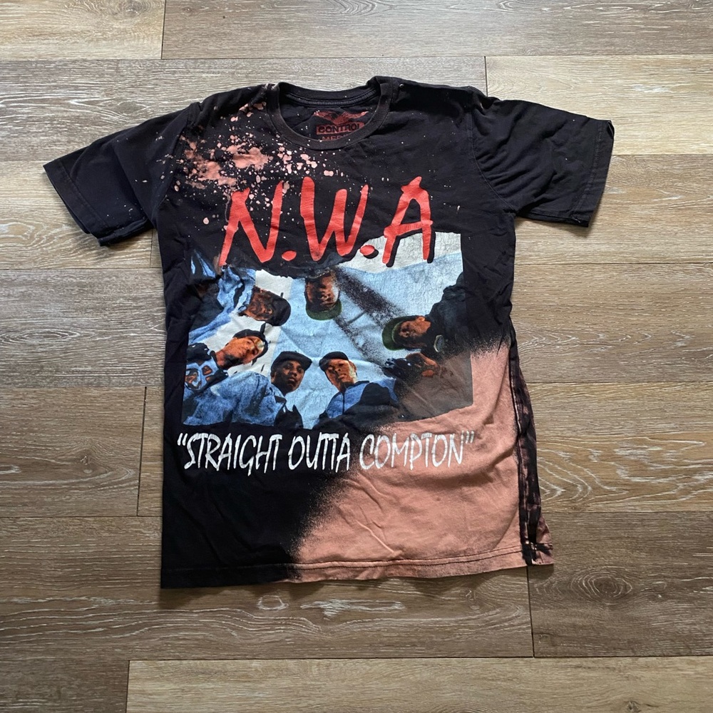 Medium vintage NWA tee